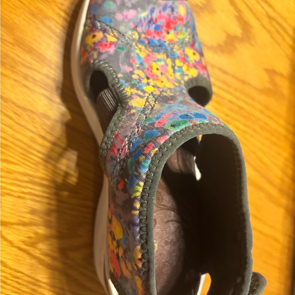 Floral Open-Toe Sandals - Picture 7 of 11